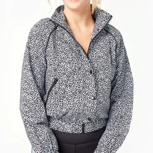 All Fenix Womens Small Cropped Jacket White Leopard Print Zip Snap Closure LS